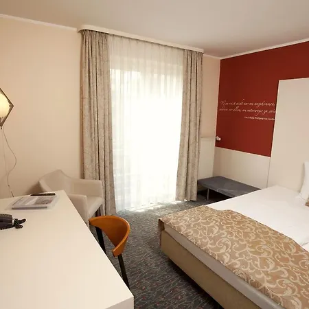 Western Quintessenz-forum 4* Drážďany
